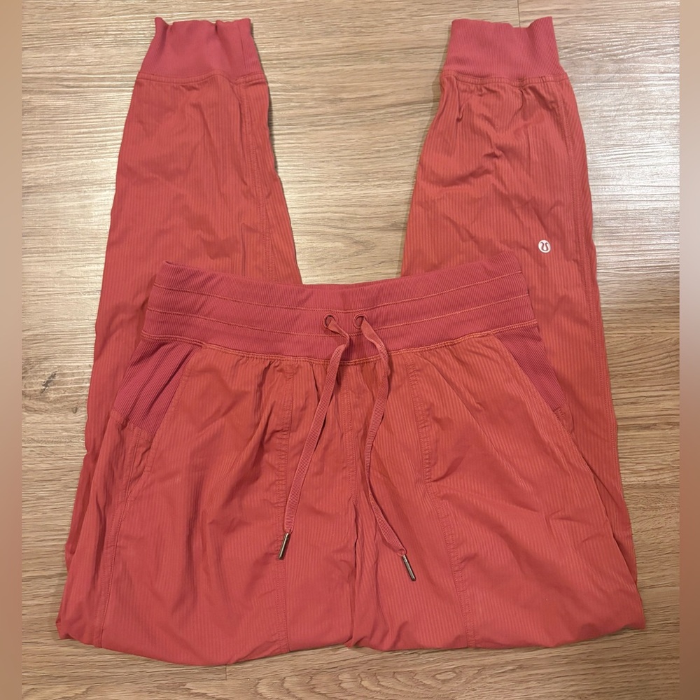 Lululemon Dance Studio Joggers Size 6 women’s Red